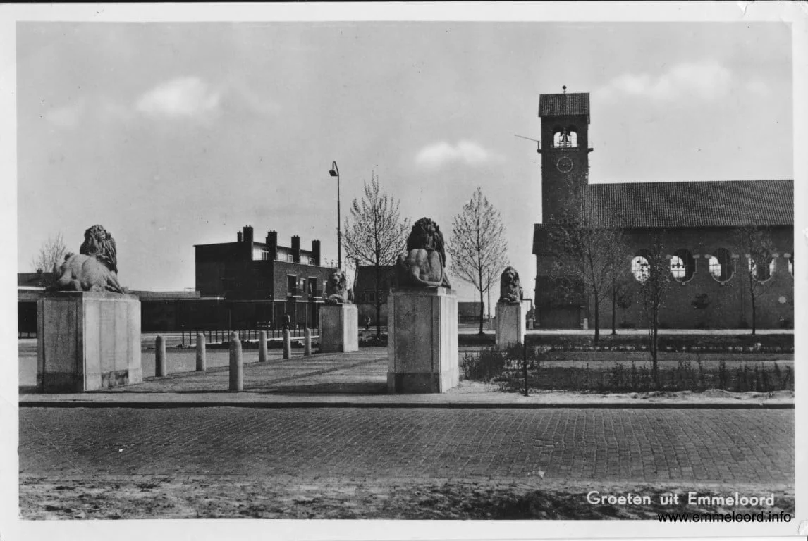 Kerk-Hoeksteen20.jpg Kerk-Hoeksteen20.jpg